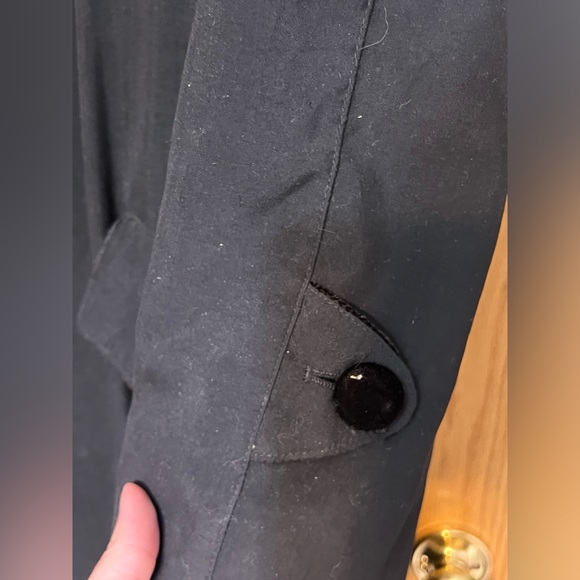 Long women’s overcoat with velvet collar and button details. Removal lining. - Picture 4 of 6